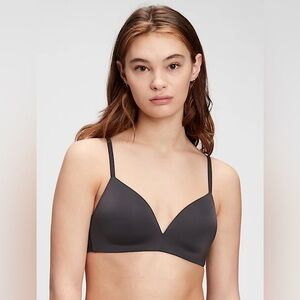 GAPBODY CONVERTIBLE WIRELESS T SHIRT BRA SOFT CUP Black 30C
